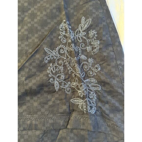 Classic Romantic 100% Cotton Women's Black Blue Gray Floral Embroidered Shirt - Picture 3 of 6